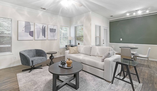 Modern Apartment in Prime Location (ID1234X500)