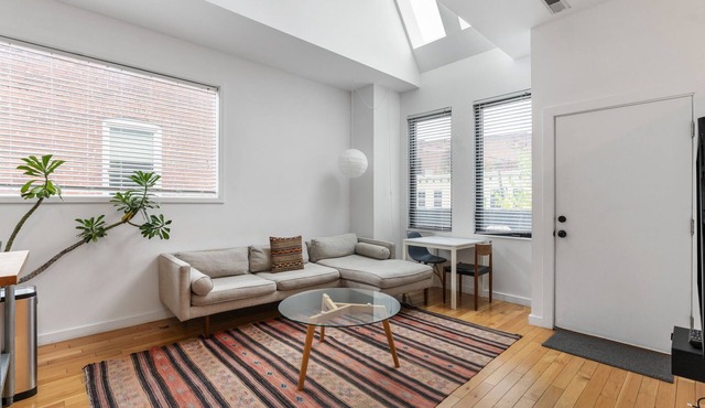 Modern Apartment- Walk to Convention Center- Deck- Off-Street Parking