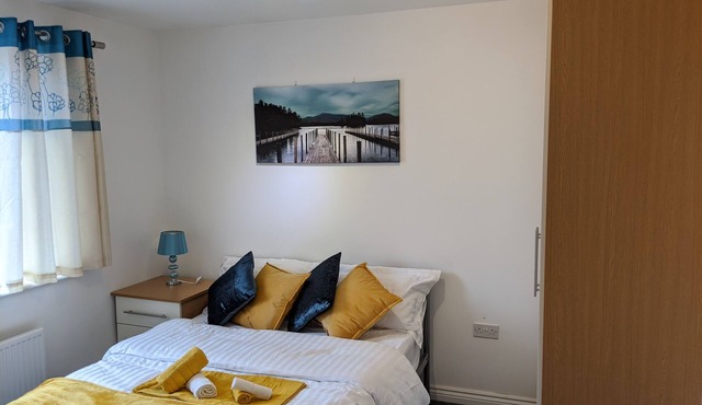 Modern apartment with Parking/En-suite/WiFi/Netflix