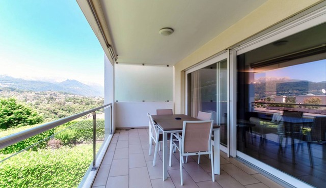 Modern apartment with terrace near Lugano (Sandi Luxury Apartment)