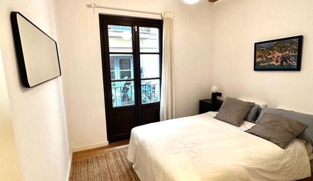 Modern Apartment with Rooftop - El Gòtic