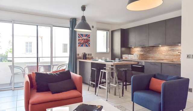 Modern apartment with swimming pool