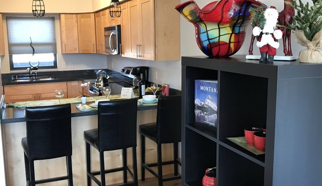 Modern Apt #402 - a Block from St. Pat's Hospital