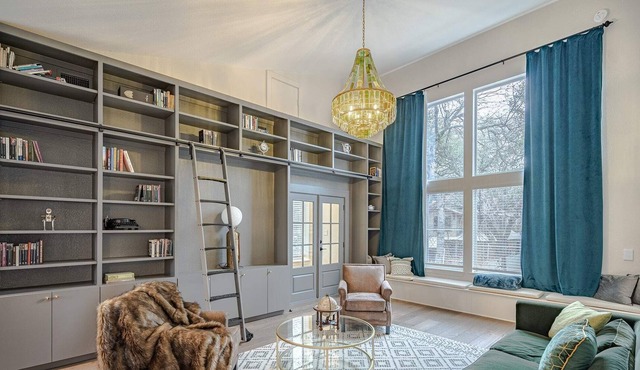 Modern Apt by Zilker w/ Gourment Kitchen & Parking