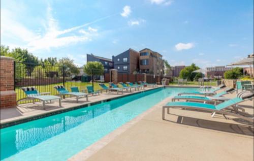 Modern Apt in Bricktown Downtown