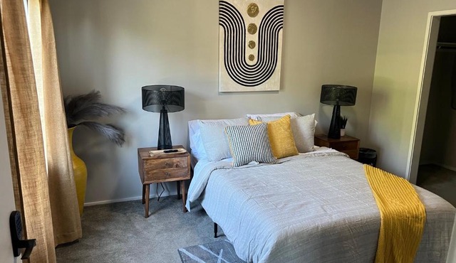 Modern Apt in Midtown KC- Close to Everything