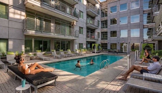 Modern Apt Near ASU & Roosevelt Row + Parking|WD