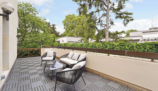 Modern apt with balcony-2BR/6P-Neuilly-sur-Seine