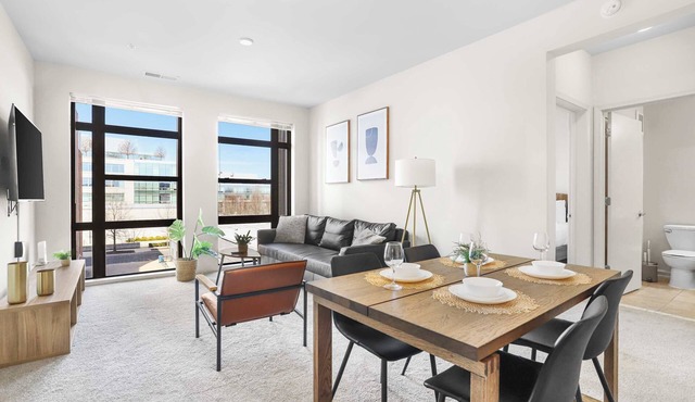 Modern Apt W Gym & Near Metro