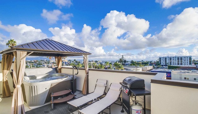 Modern Apt with Balcony Hot Tub, ADA Compliant
