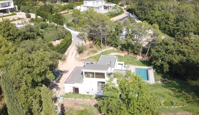 Modern architect house on large wooded land in a quiet area