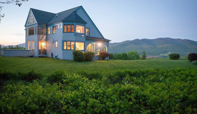 Modern Architect-Designed Estate, 30 Acres, Sauna & Fireplace