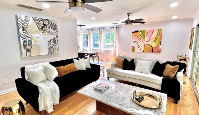 Modern Artsy 4bd/2ba Central w/1PM CHECK IN! 5beds/Sleeps 10