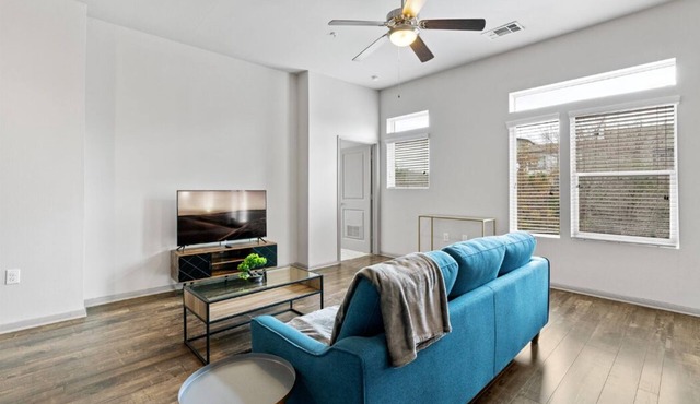 Modern Austin 2BR 2B Apt. w/Pool, Parking & WIFI