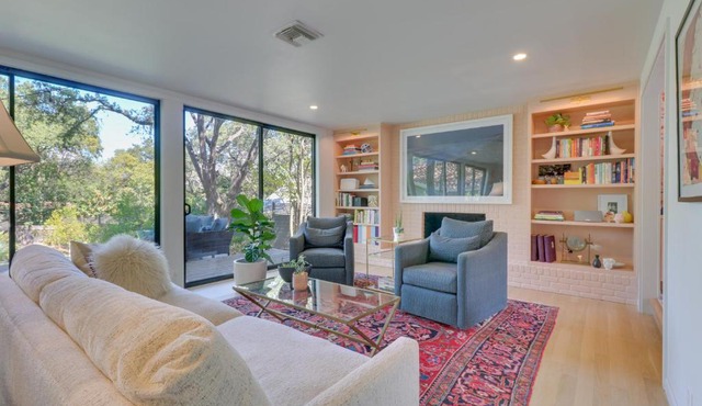 Modern Austin Home with Yard about 1 Mi from ACL!