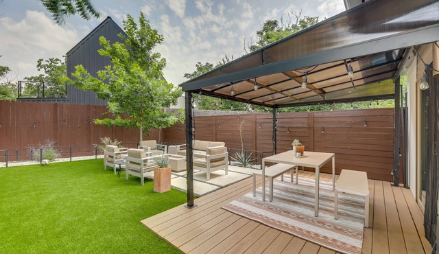 Modern Austin Townhome w/Covered Patio, Balcony!