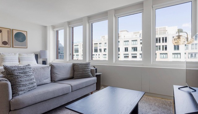 Modern Back Bay Studio w/Gym, W/D near Newbury St by Blueground