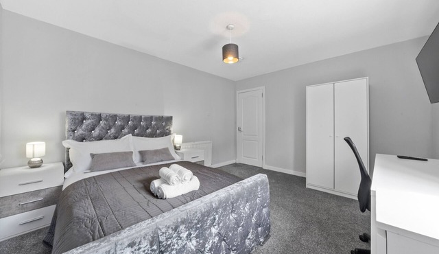 Modern Bannockburn Guest House - Room 1