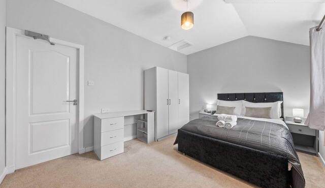 Modern Bannockburn Guest House - Room 5