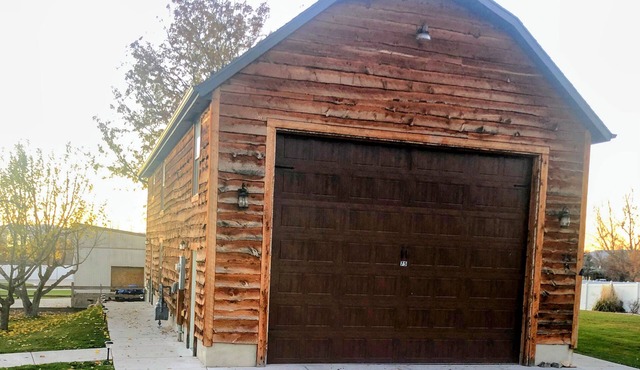 Modern Barn near Logan but in a quiet neighborhood.