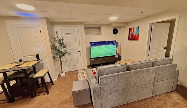 Modern Basement Suite w/Free Parking & Trails