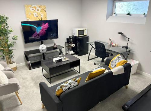 Modern Basement Suite with Comforts