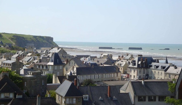 Modern Bayeux Hideaway