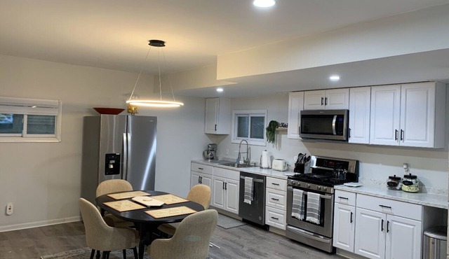 Modern beach apartment 1.0 mile to the beach.