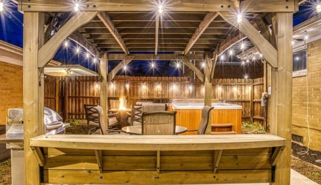 Modern Beach Bungalow, Hot tub, Firepit, Foosball, IN Dunes Nat`l Park