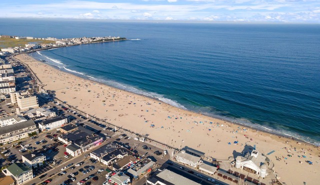 Modern Beach Condo 5 min. to Beach, Ocean, Strip