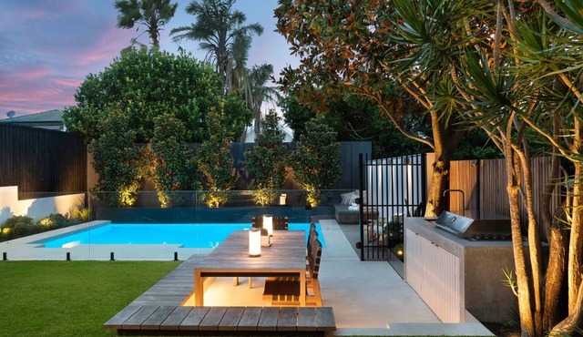 Modern Beach House with swimming pool and very close to the beach