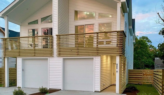 MODERN Beach Home! Dogs Welcome! 6 Passenger Golf Cart & Free Town of CB Parking