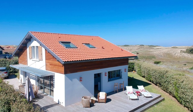 Modern beach house - 150 m from the Atlantic surf - views on the dunes