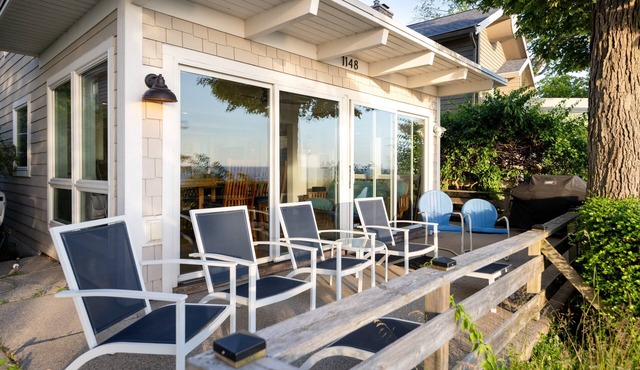Modern Beach House with Beautiful Lake Michigan