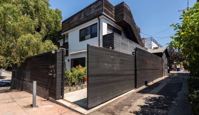 Modern Beach House 2 blocks from the Ocean with Giant Rooftop Deck