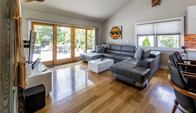 Modern Beach House Retreat in Prime Somers Point Location!