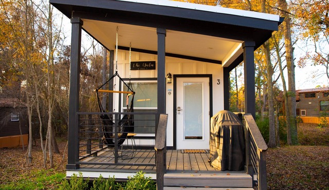 Modern Beach Retreat - 1 Bed/Loft
