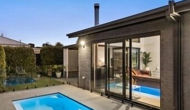 Modern beach style home in Barwon Heads