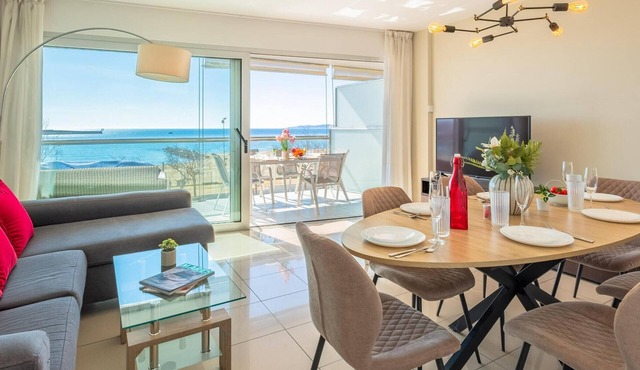 Modern Beachfront Apartment in Palamós