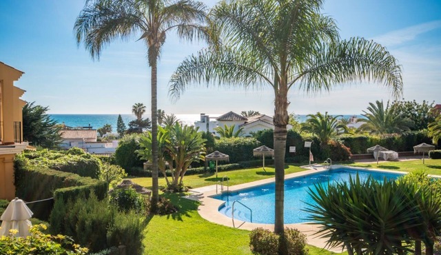 Modern beachside Penthouse with amazing sea views in Costabella, Marbella