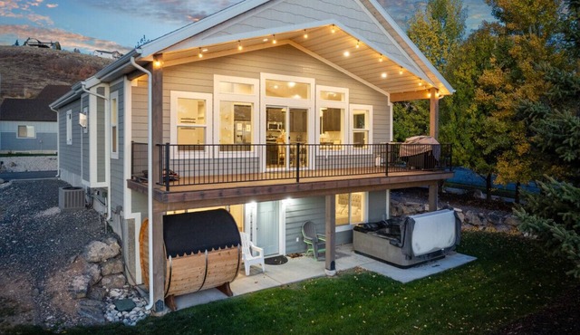 Modern Bear Lake House Sauna Hot Tub Arcade