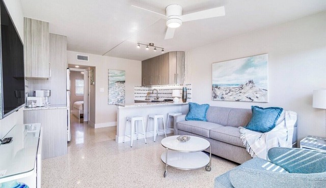 Modern & Beautiful 1BR with Amazing Beach Access! - Unit F