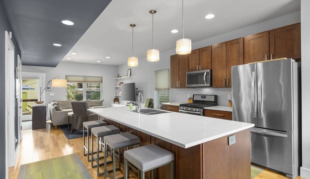 ☆ Modern Beautiful 3BR ☆Pool/Spa Heated Yr Round☆