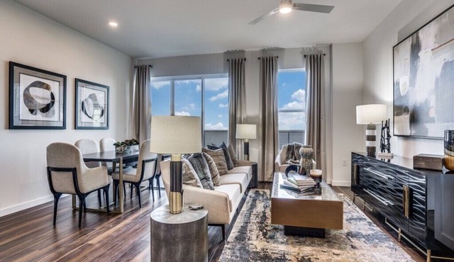 Modern Beautiful Crisp Clean Two Bedrm Apt Near Botanical Gardens