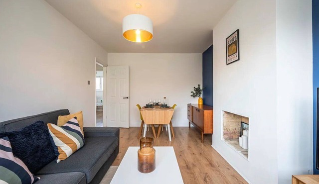 Modern Beckenham Apartment fast London train links - Pass the Keys