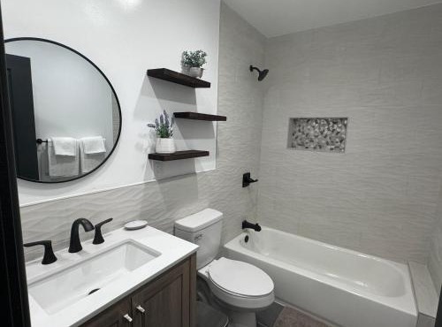 Modern Bedroom in Long Beach 1