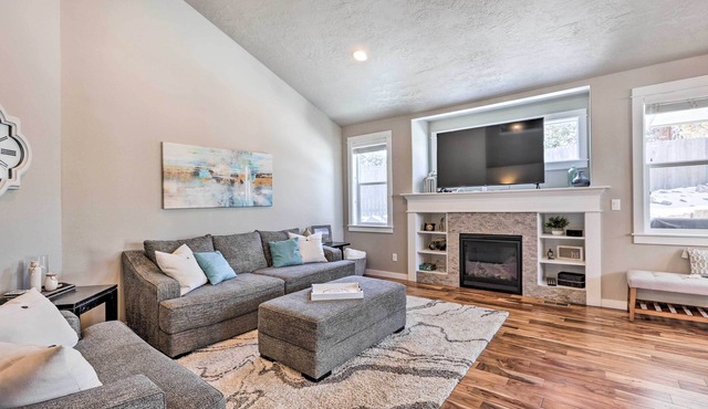 Modern Bend Home ~ 3 Mi to Old Mill District!