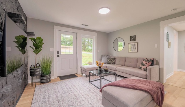 Modern Blacksburg retreat near VT, Radford & scenic Claytor Lake Perfect for work, play & relaxation