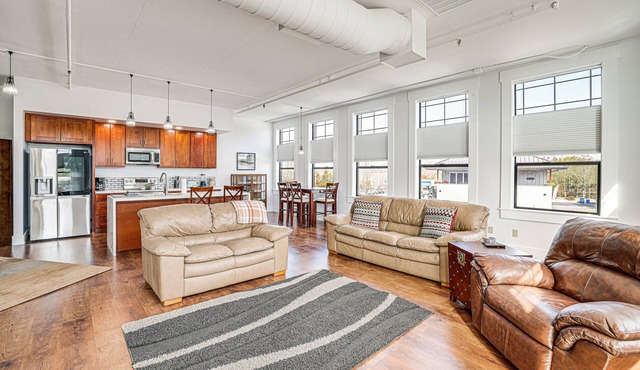 Modern Blaine Condo Rental < 1 Mi to Boat Harbor!