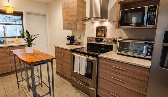 Modern Boho in Sodo - Family Friendly - Minutes from Downtown, 20 Min to Parks!